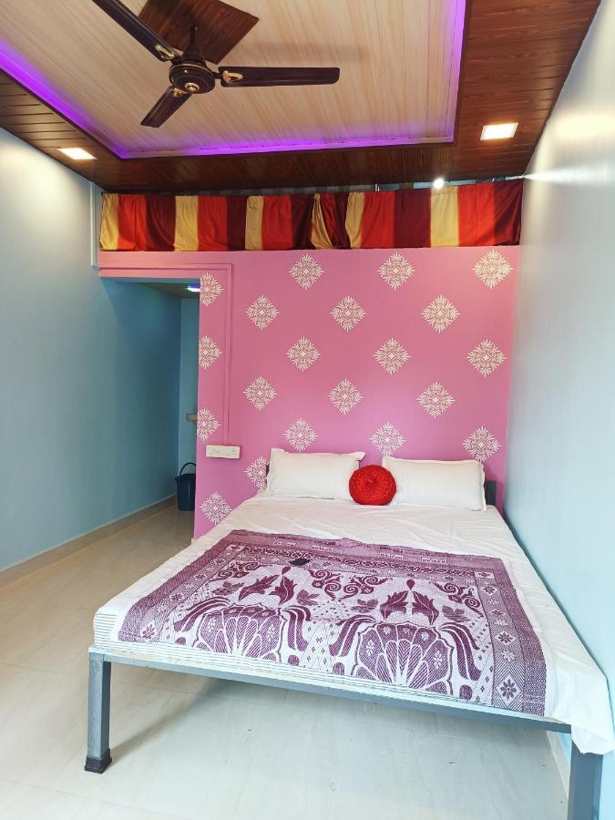 Shree Nivas Home Stay Srīvardhan Buitenkant foto
