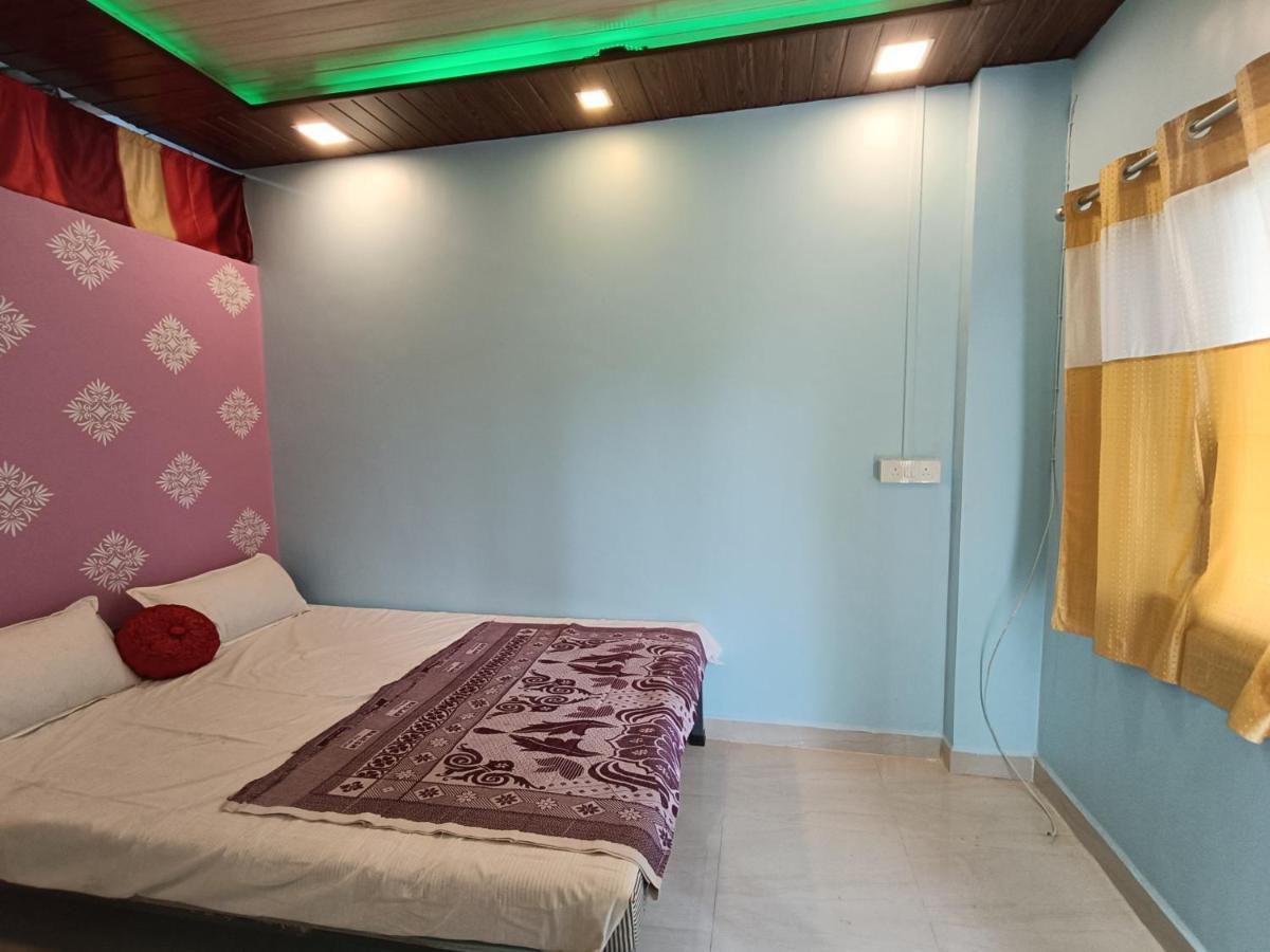 Shree Nivas Home Stay Srīvardhan Buitenkant foto